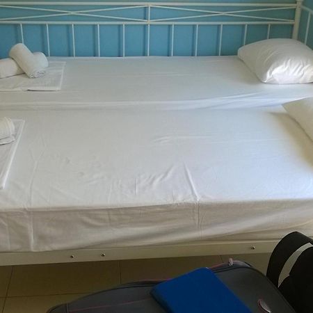 Giannmary Lägenhet Palaiochora Exteriör bild